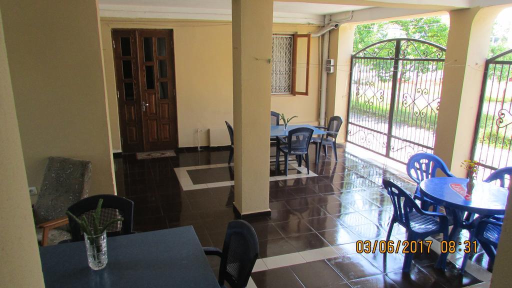 Hotel Sunny House Kobuleti Extérieur photo