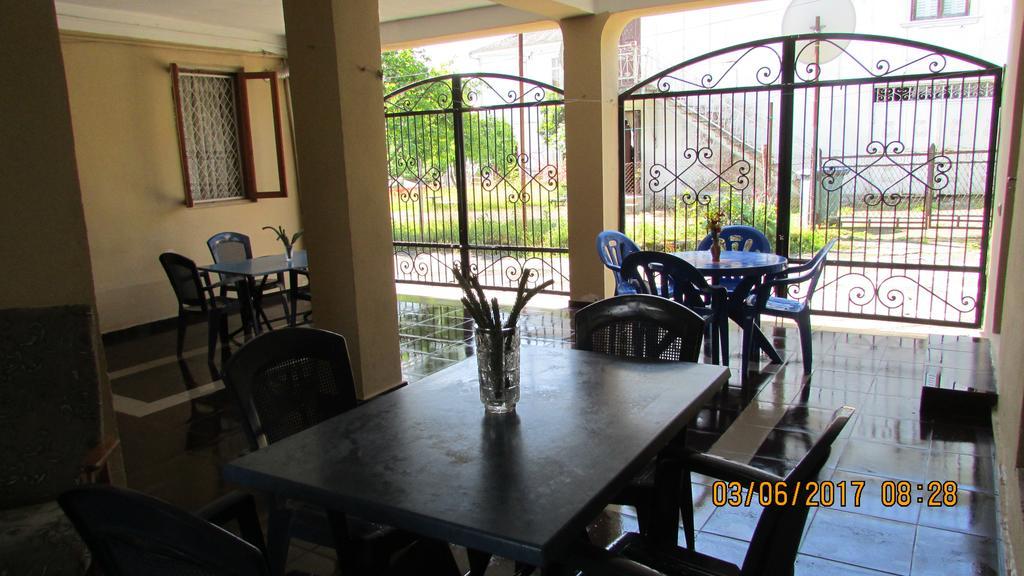 Hotel Sunny House Kobuleti Extérieur photo