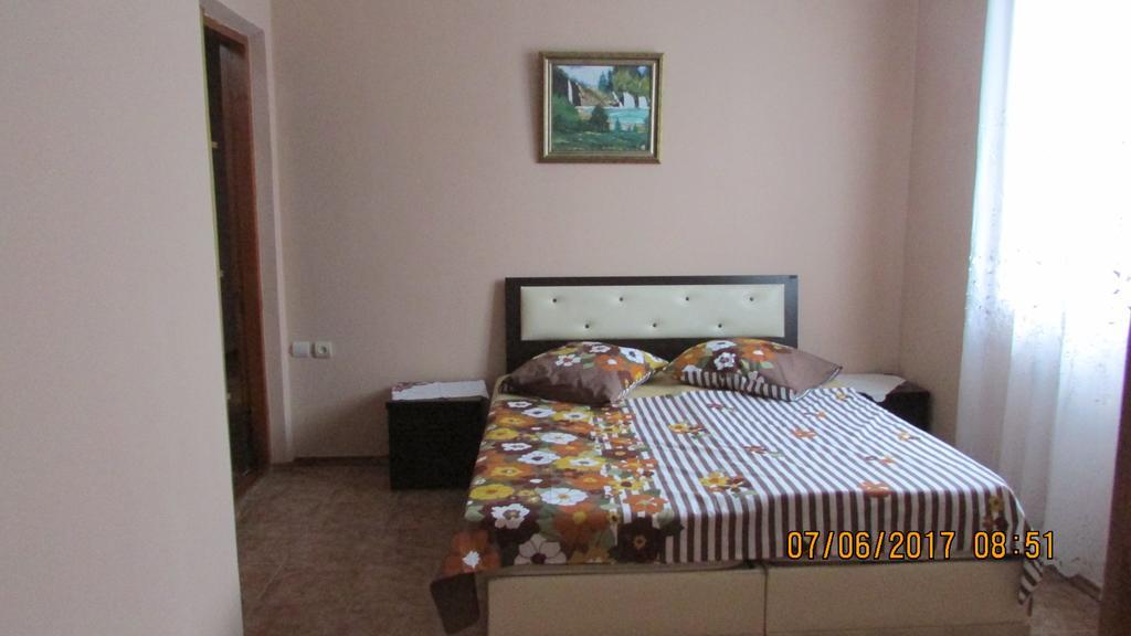 Hotel Sunny House Kobuleti Extérieur photo