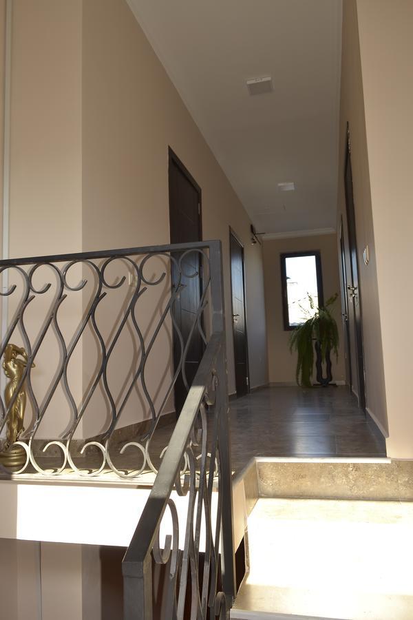 Hotel Sunny House Kobuleti Extérieur photo