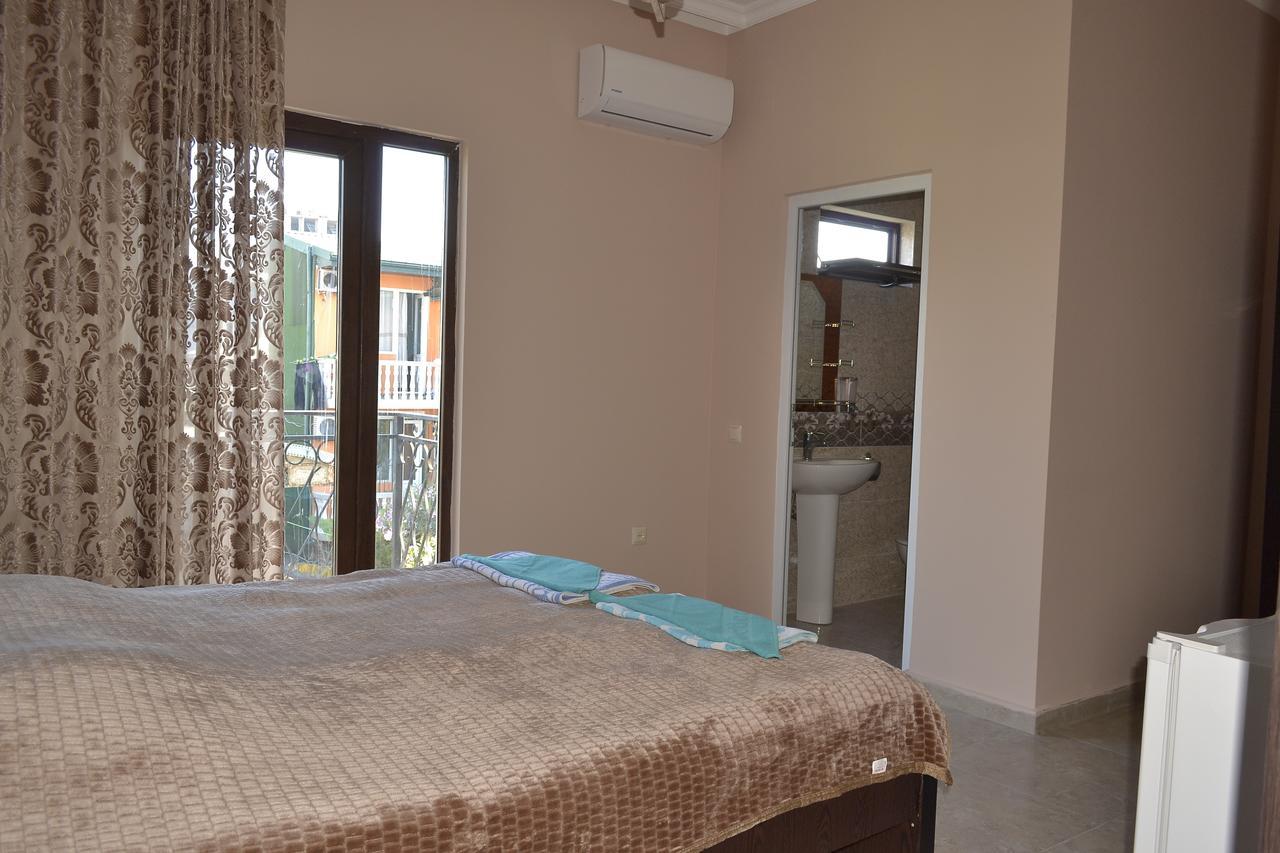 Hotel Sunny House Kobuleti Extérieur photo