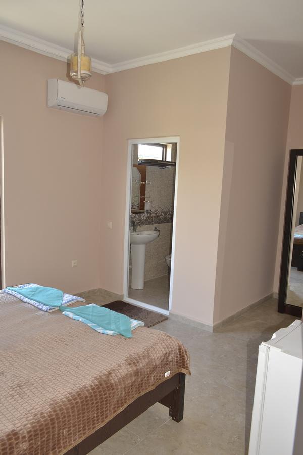 Hotel Sunny House Kobuleti Extérieur photo
