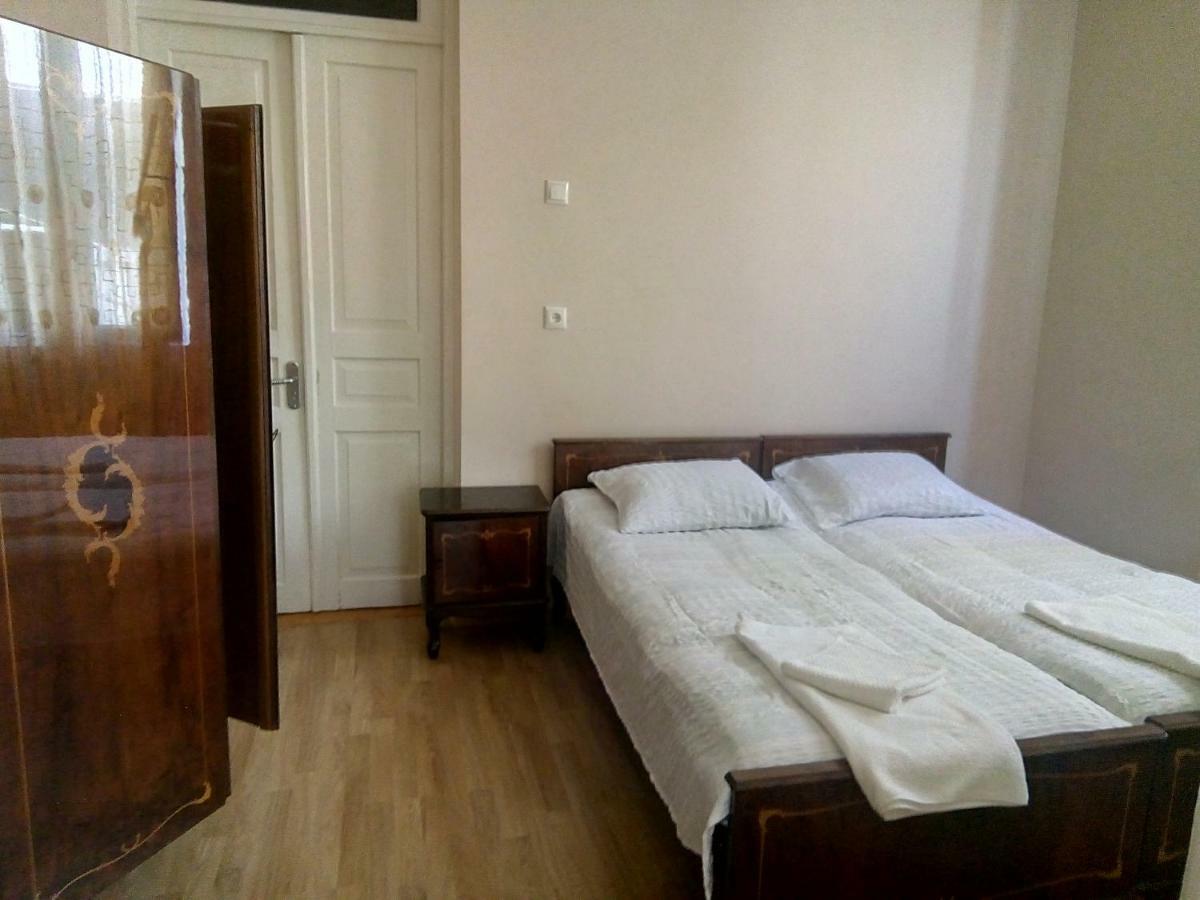 Hotel Sunny House Kobuleti Extérieur photo