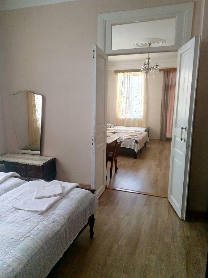 Hotel Sunny House Kobuleti Extérieur photo